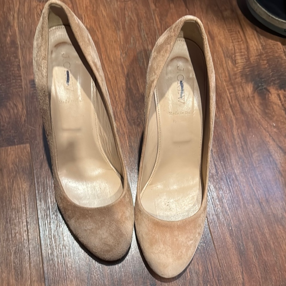 Elegant Tan Suede Women's Pumps